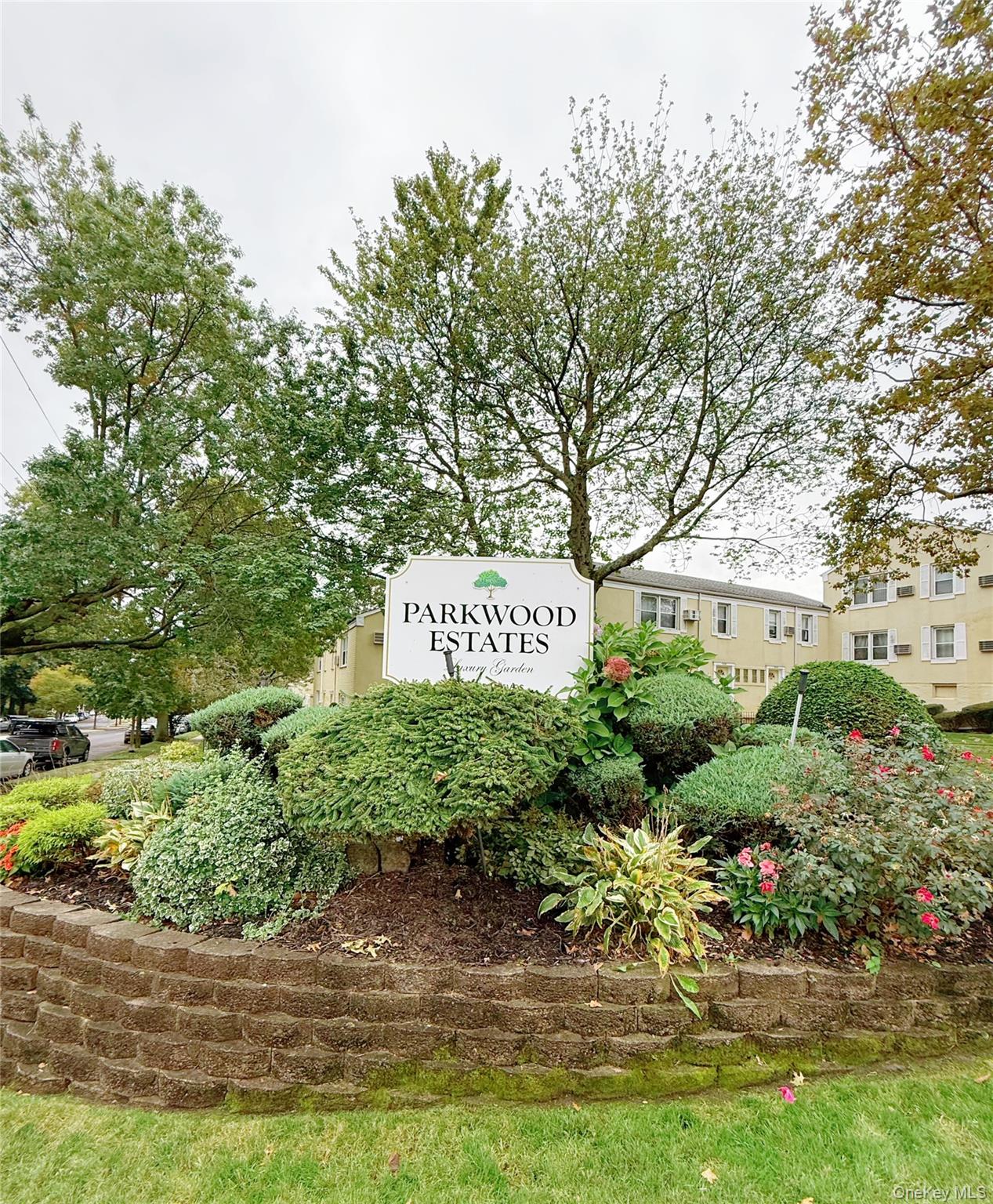 7103 252nd Street, Unit 199B Queens, NY 11426 - Photo 7 of 11 View of community sign
