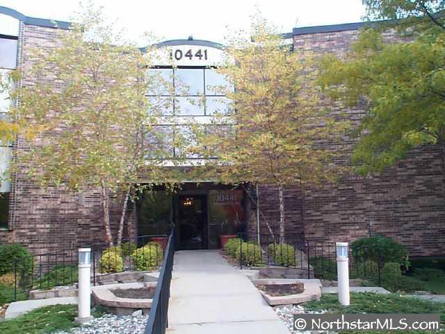 10441 Greenbrier Road, Unit 211 Minnetonka, MN 55305 - Photo 1 of 1 Gallery Image 1