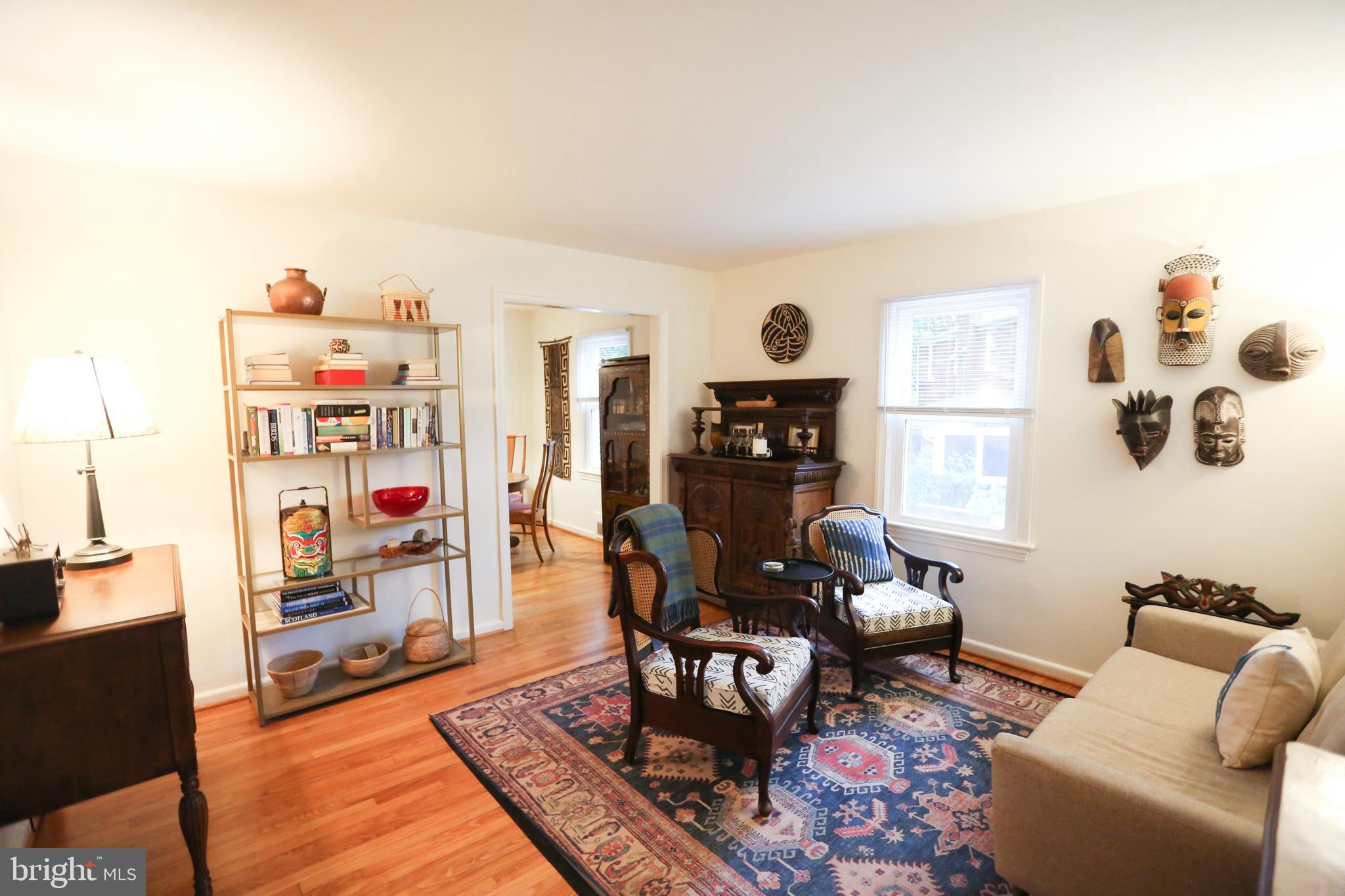 5862 Monticello Road Alexandria, VA 22303 - Photo 8 of 36 a living room with furniture and a window