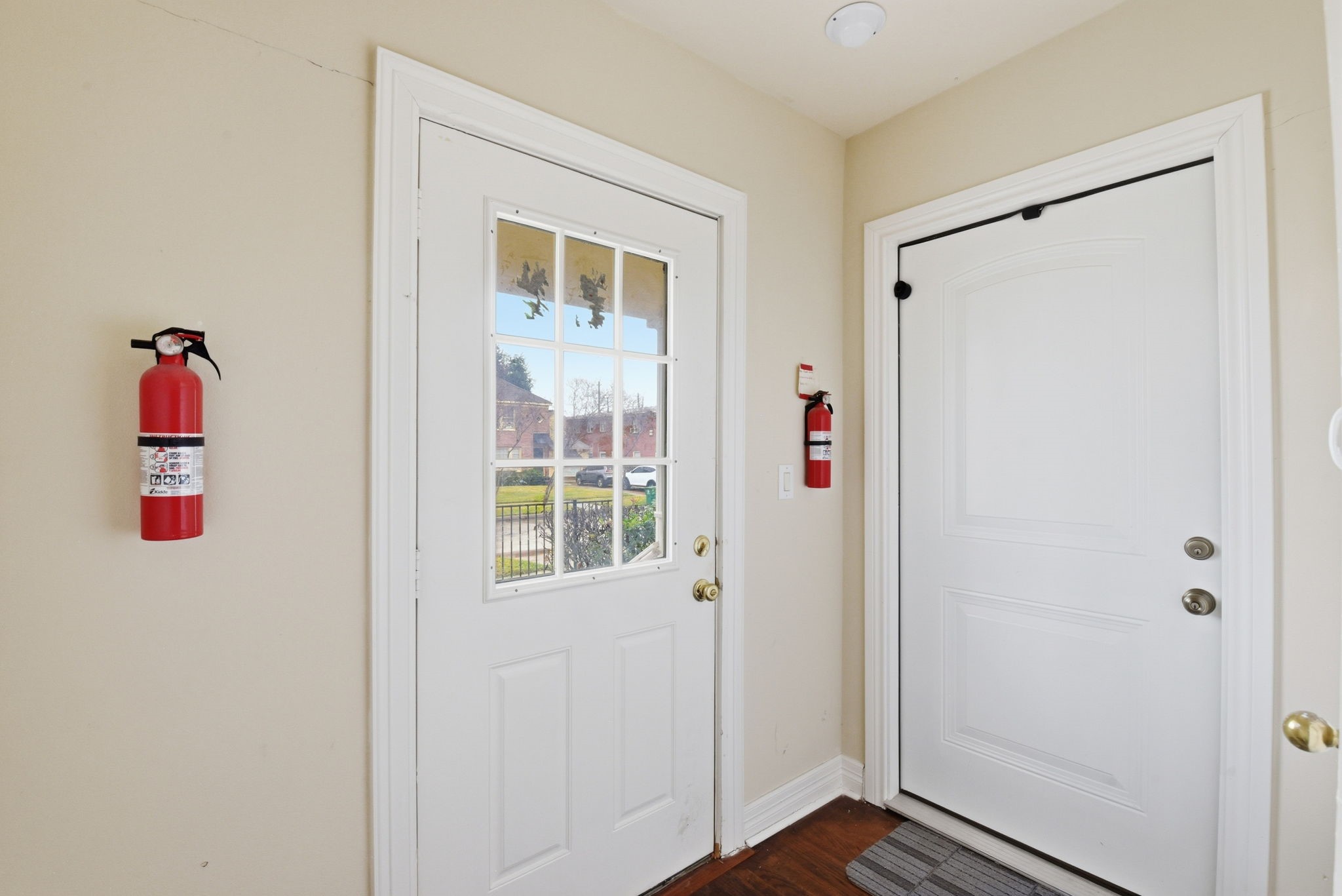 2513 Shakespeare Street, Unit 3 Houston, TX 77030 - Photo 6 of 29 Share entryway.