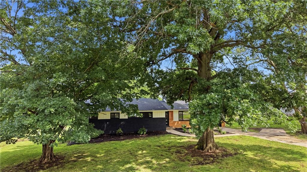 3907 Southwest Scherer Road Lee's Summit, MO 64082 - Photo 33 of 40