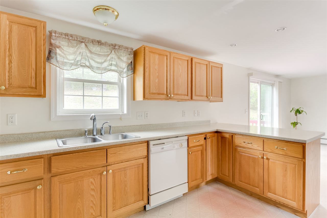 10 Duquette Street Rochester, NH 03867 - Photo 5 of 35