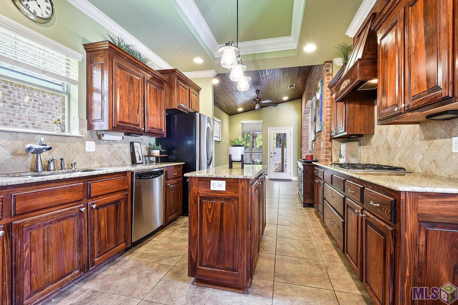 6415 Ridge Way Avenue Baton Rouge, LA 70817 - Photo 4 of 10