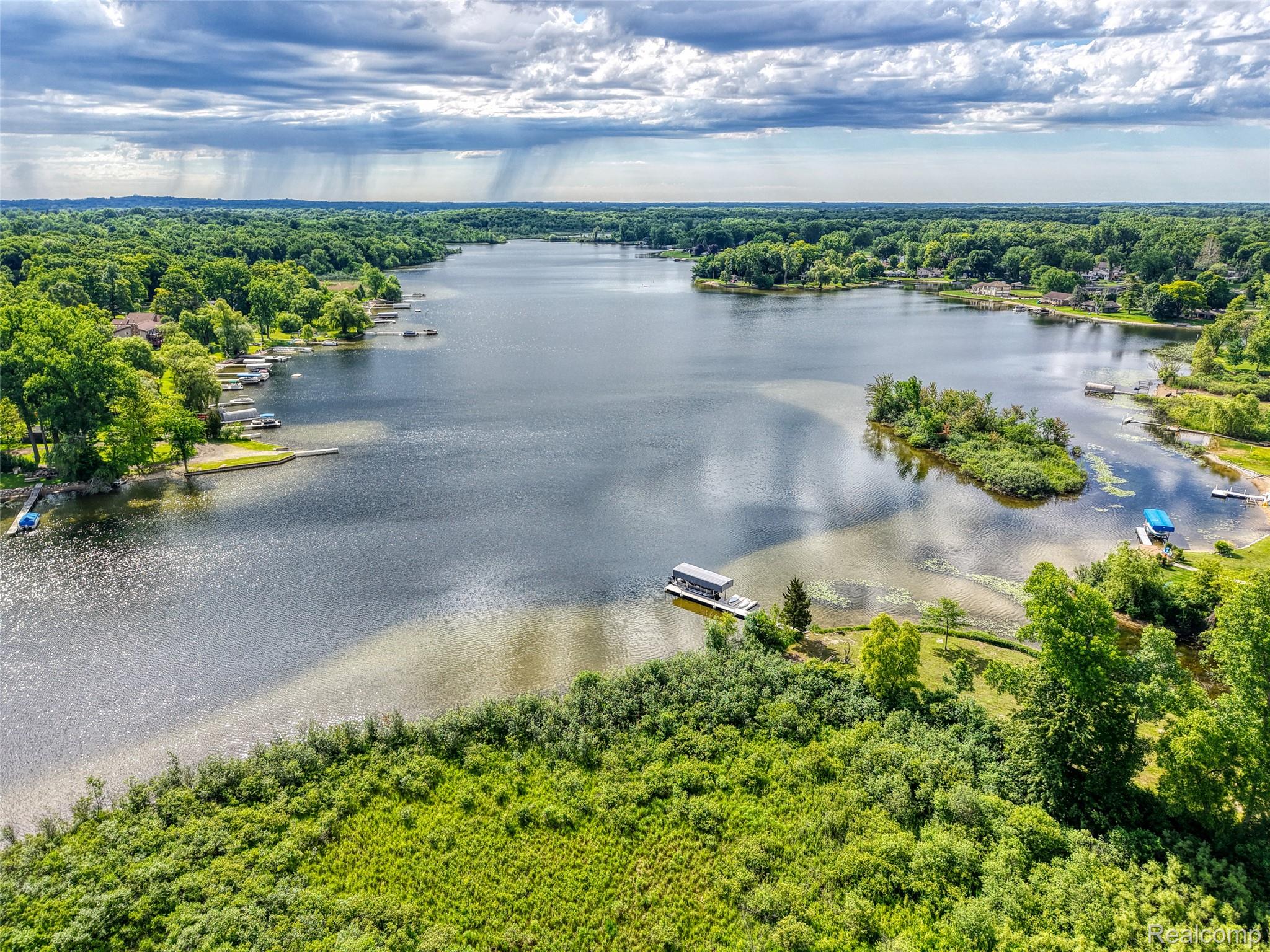 423 Sunset Street White Lake, MI 48383 - Photo 59 of 65 DJI_20260616101124_0198_D_6.jpg