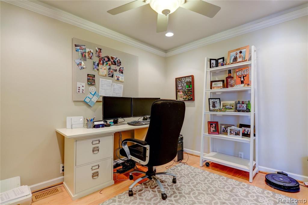2525 Norton Lawn Rochester Hills, MI 48307 - Photo 14 of 29