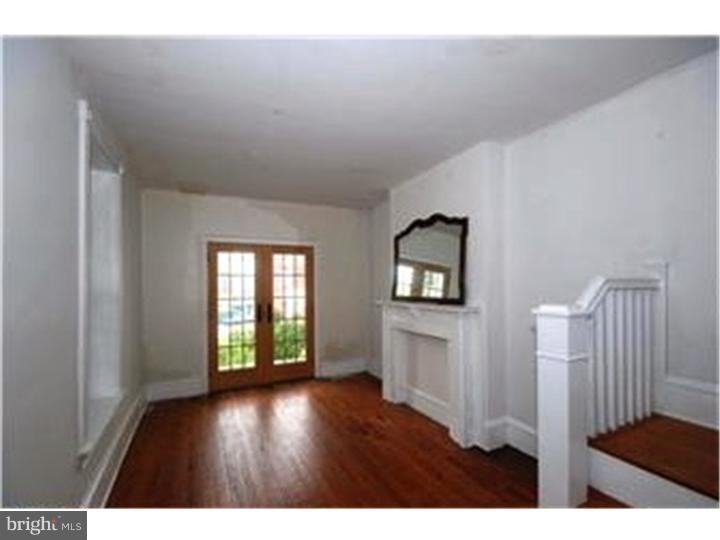 5207 Ridge Avenue Philadelphia, PA 19128 - Photo 13 of 13 Living Room