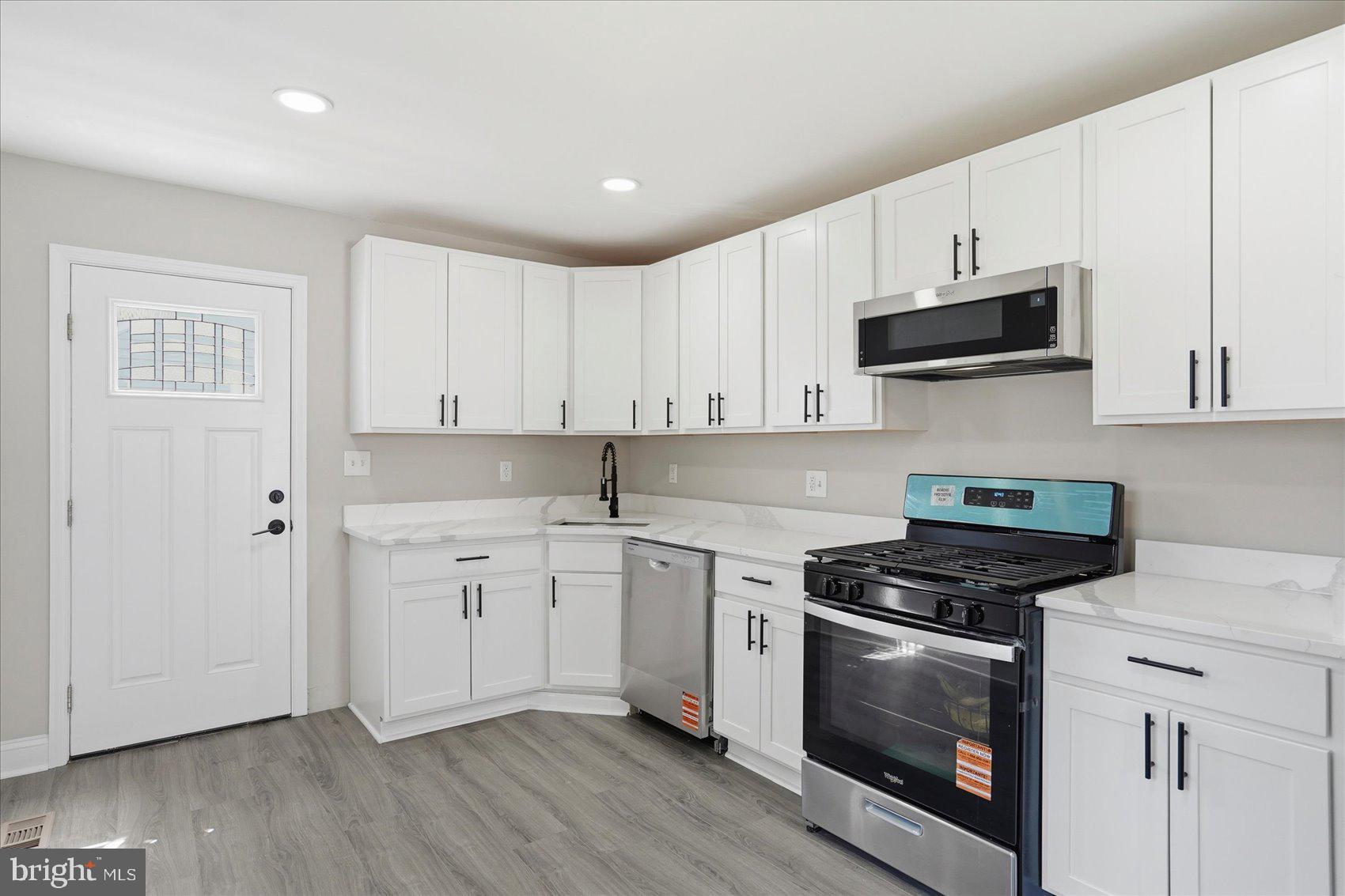 825 Martin Road Essex, MD 21221 - Photo 9 of 37