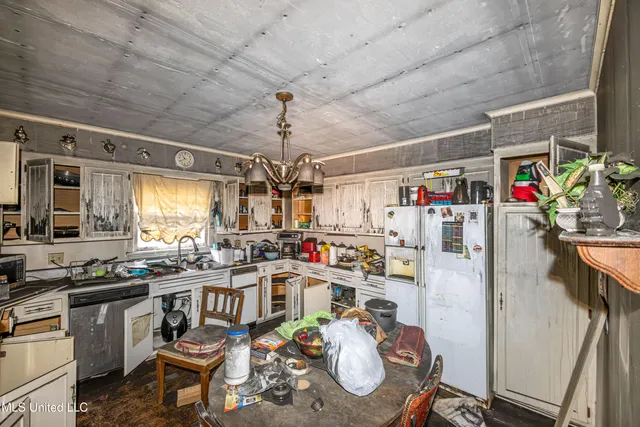 $69,000 | 165 South Randolph Street, Holly Springs, MS 38635