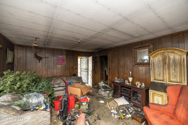 $69,000 | 165 South Randolph Street, Holly Springs, MS 38635