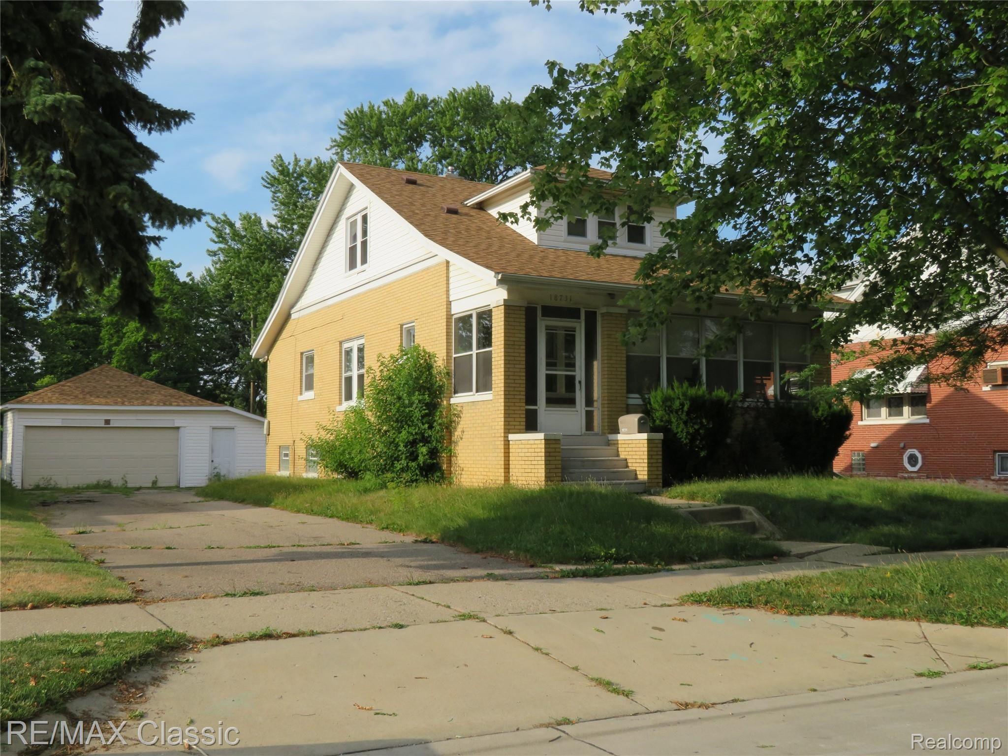 18731 Common Road Roseville, MI 48066 - Photo 1 of 27 IMG_3607.JPG