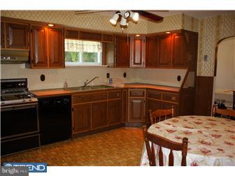 411 East Providence Road Aldan, PA 19018 - Photo 6 of 12 Kitchen