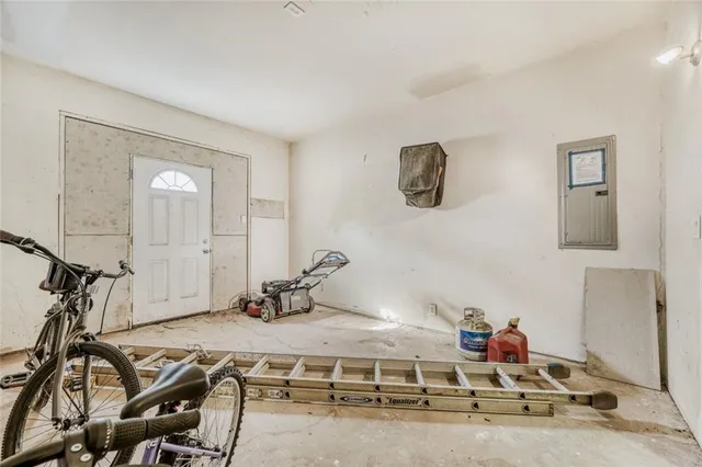 $325,000 | 707 Inland Way Northwest, Lilburn, GA 30047