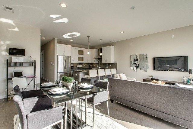 1033 South Racine Avenue, Unit 1N Chicago, IL 60607 - Photo 4 of 17