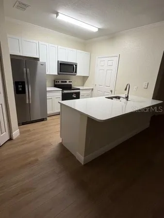 $1,900 | 3707 Conroy Road, Unit 1712, Orlando, FL 32839