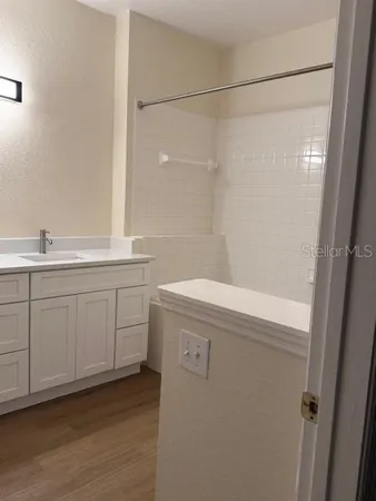 $1,900 | 3707 Conroy Road, Unit 1712, Orlando, FL 32839