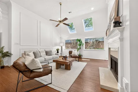 $559,000 | 6 Skyland Place, The Woodlands, TX 77381