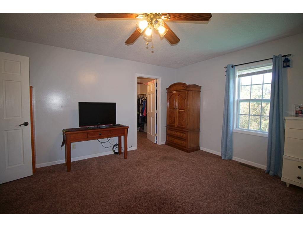 273 Toll Branch Road Johnson City, TN 37601 - Photo 17 of 36 bedroom