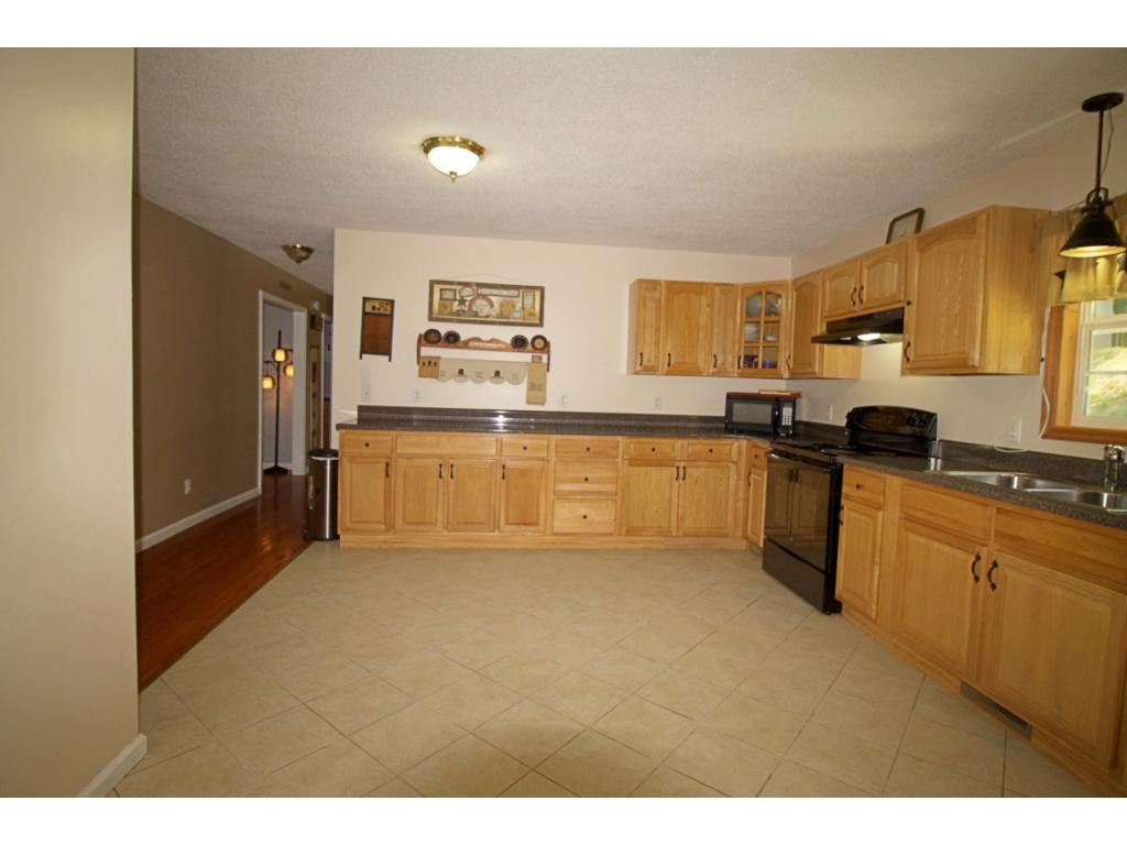 273 Toll Branch Road Johnson City, TN 37601 - Photo 6 of 36 Photo 6