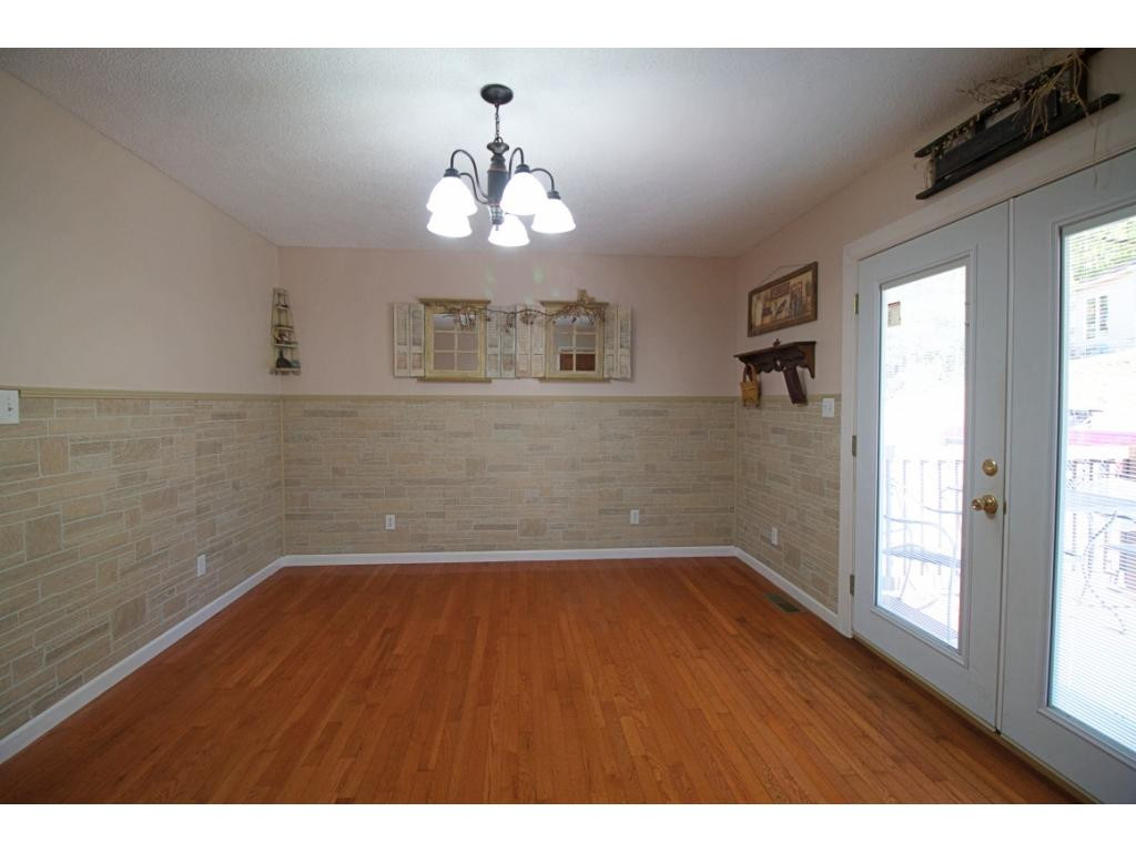 273 Toll Branch Road Johnson City, TN 37601 - Photo 8 of 36 dining room