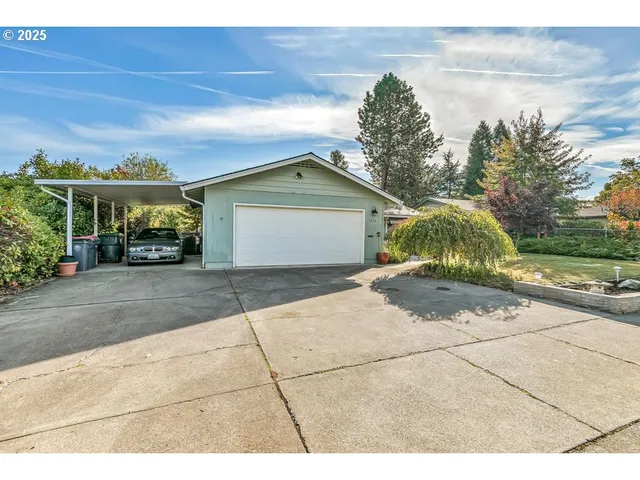 $400,000 | 1472 North Keene Way Drive, Medford, OR 97504