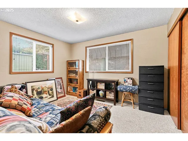 $400,000 | 1472 North Keene Way Drive, Medford, OR 97504