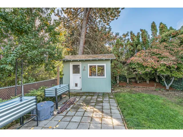 $400,000 | 1472 North Keene Way Drive, Medford, OR 97504