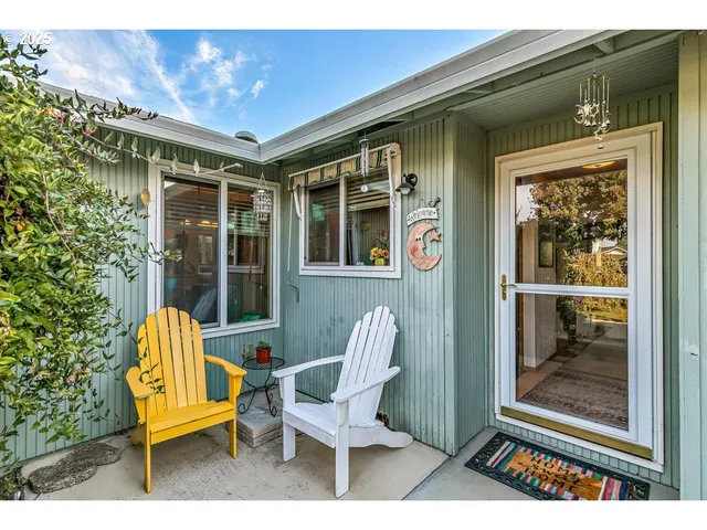 $400,000 | 1472 North Keene Way Drive, Medford, OR 97504