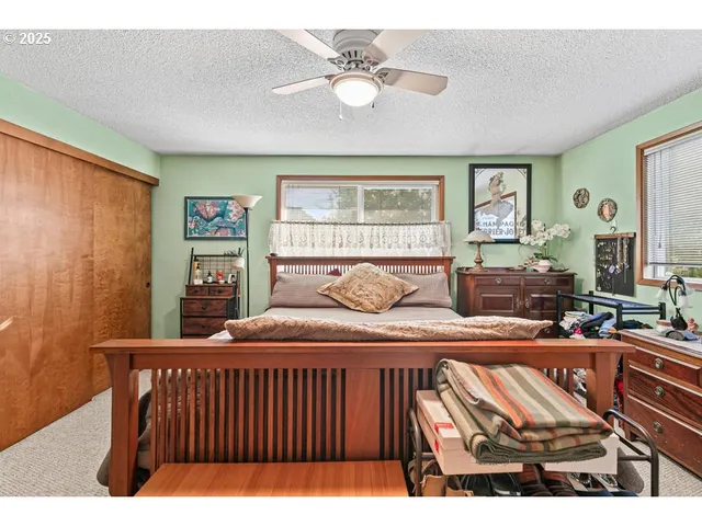 $400,000 | 1472 North Keene Way Drive, Medford, OR 97504