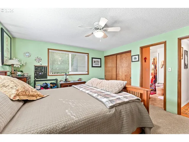 $400,000 | 1472 North Keene Way Drive, Medford, OR 97504