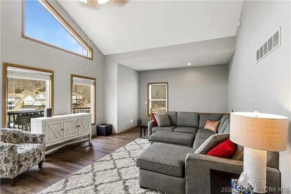 $899,900 | 465 Ledgestone Estates Lane, Sunrise Beach, MO 65079