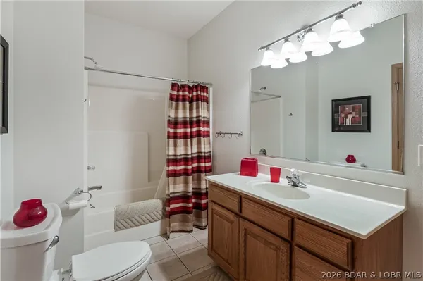 $899,900 | 465 Ledgestone Estates Lane, Sunrise Beach, MO 65079