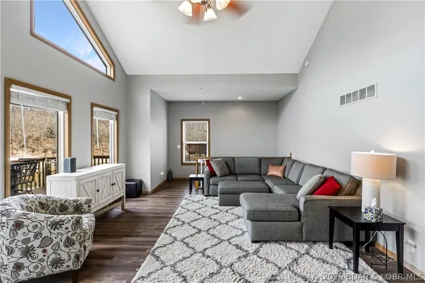 $899,900 | 465 Ledgestone Estates Lane, Sunrise Beach, MO 65079