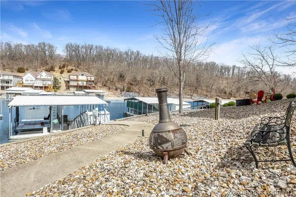 $899,900 | 465 Ledgestone Estates Lane, Sunrise Beach, MO 65079