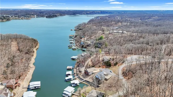 $899,900 | 465 Ledgestone Estates Lane, Sunrise Beach, MO 65079