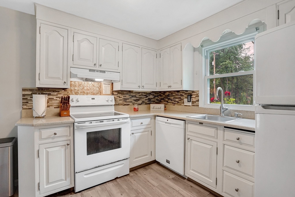 389 Porter Road East Longmeadow, MA 01028 - Photo 11 of 33 Gallery Image 11