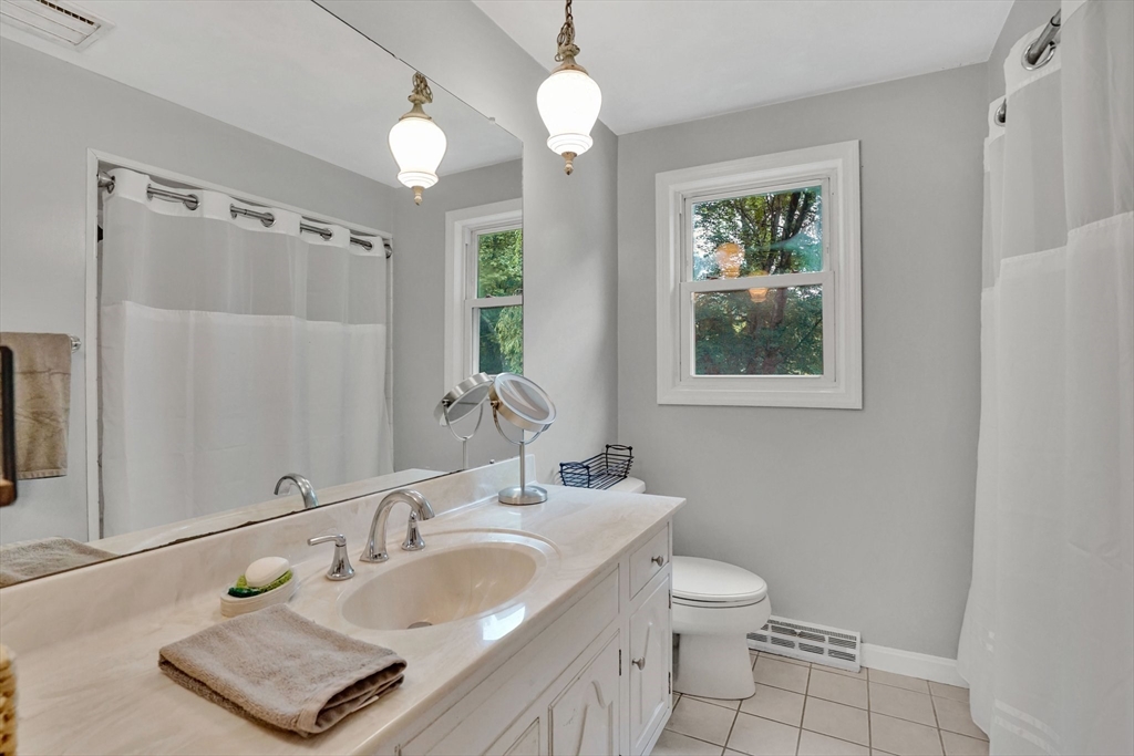 389 Porter Road East Longmeadow, MA 01028 - Photo 18 of 33 Gallery Image 18