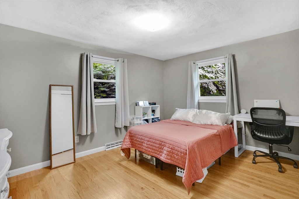 389 Porter Road East Longmeadow, MA 01028 - Photo 19 of 33 Gallery Image 19