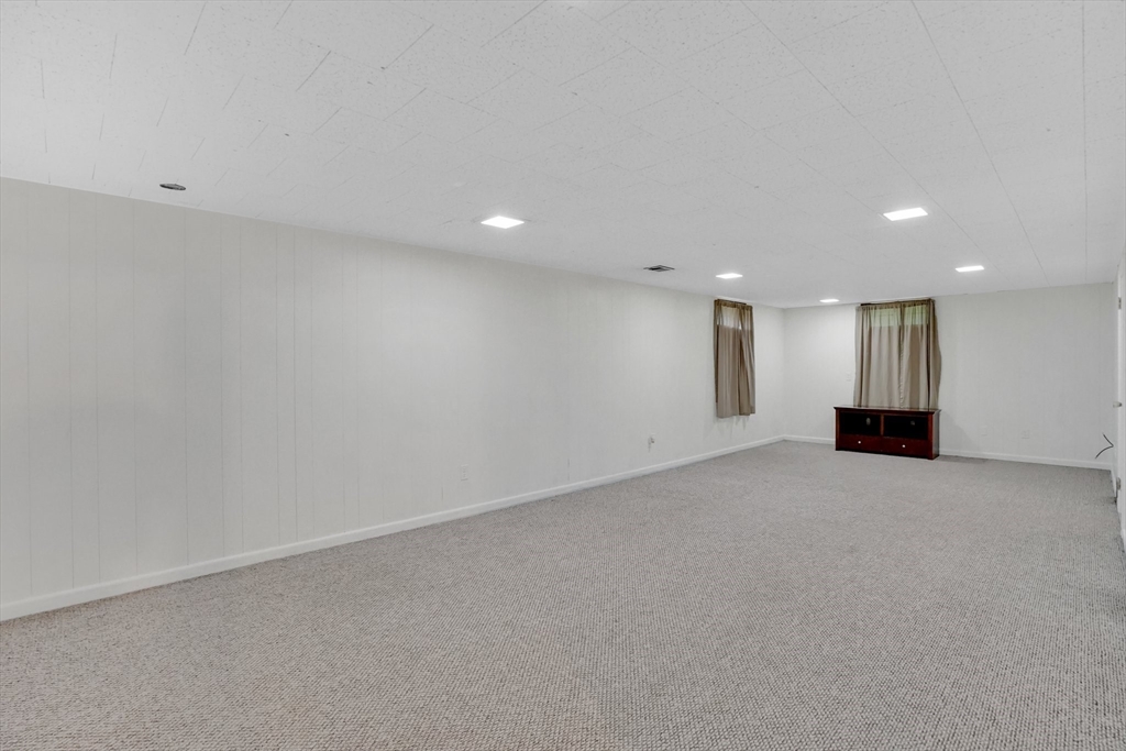 389 Porter Road East Longmeadow, MA 01028 - Photo 25 of 33 Gallery Image 25