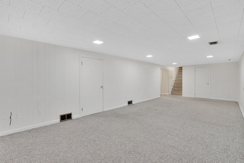389 Porter Road East Longmeadow, MA 01028 - Photo 26 of 33 Gallery Image 26