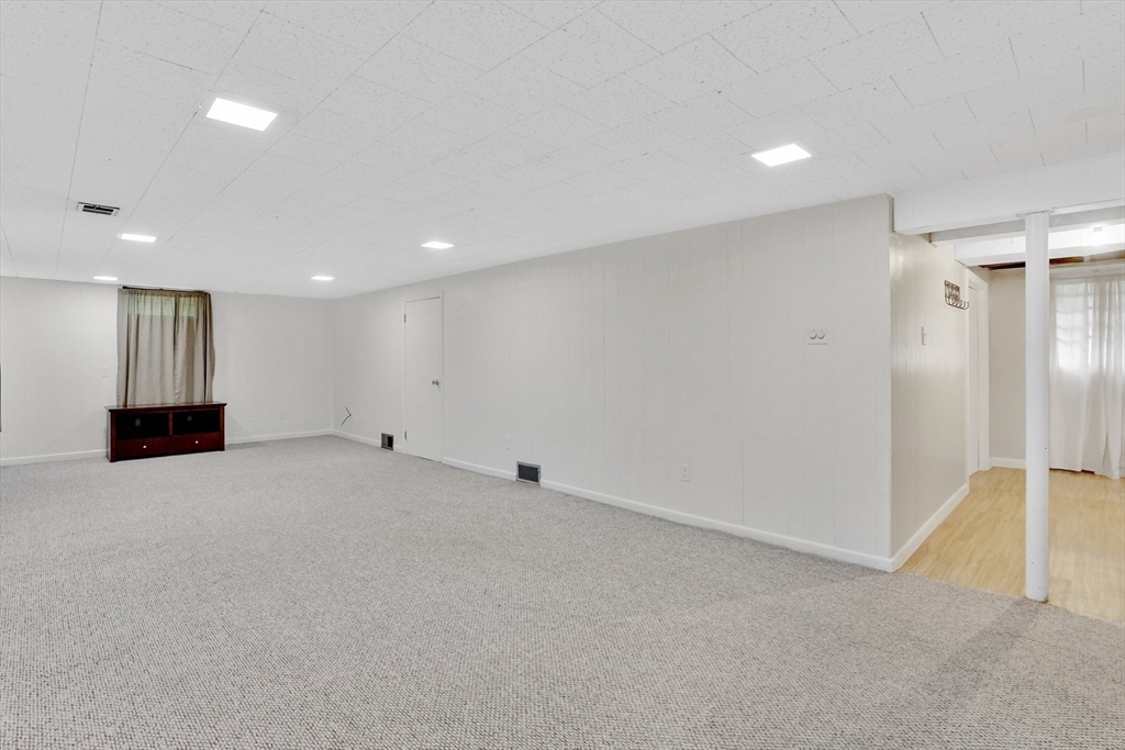 389 Porter Road East Longmeadow, MA 01028 - Photo 28 of 33 Gallery Image 28