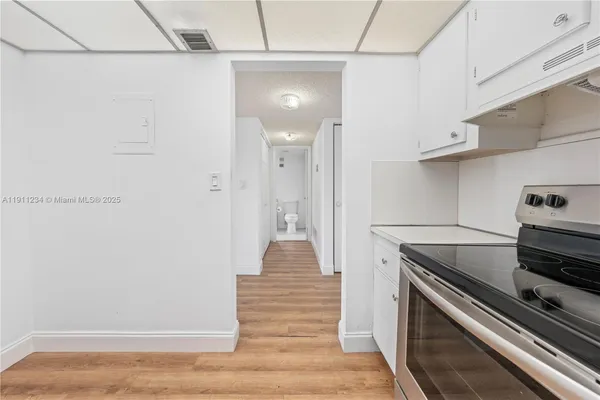 $180,000 | 1300 Northeast Miami Gardens Drive, Unit 512E, Miami, FL 33179