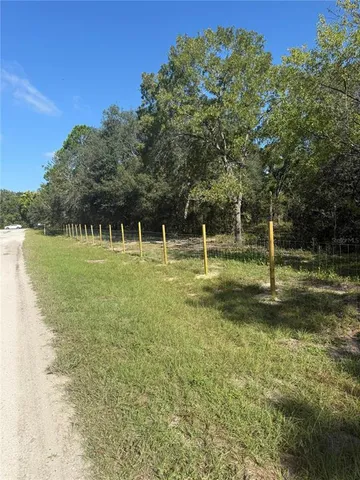 $199,000 | 112 Southeast Se Place, Ocklawaha, FL 32179