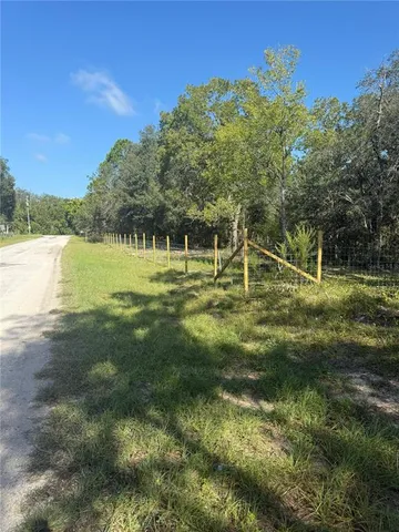 $199,000 | 112 Southeast Se Place, Ocklawaha, FL 32179