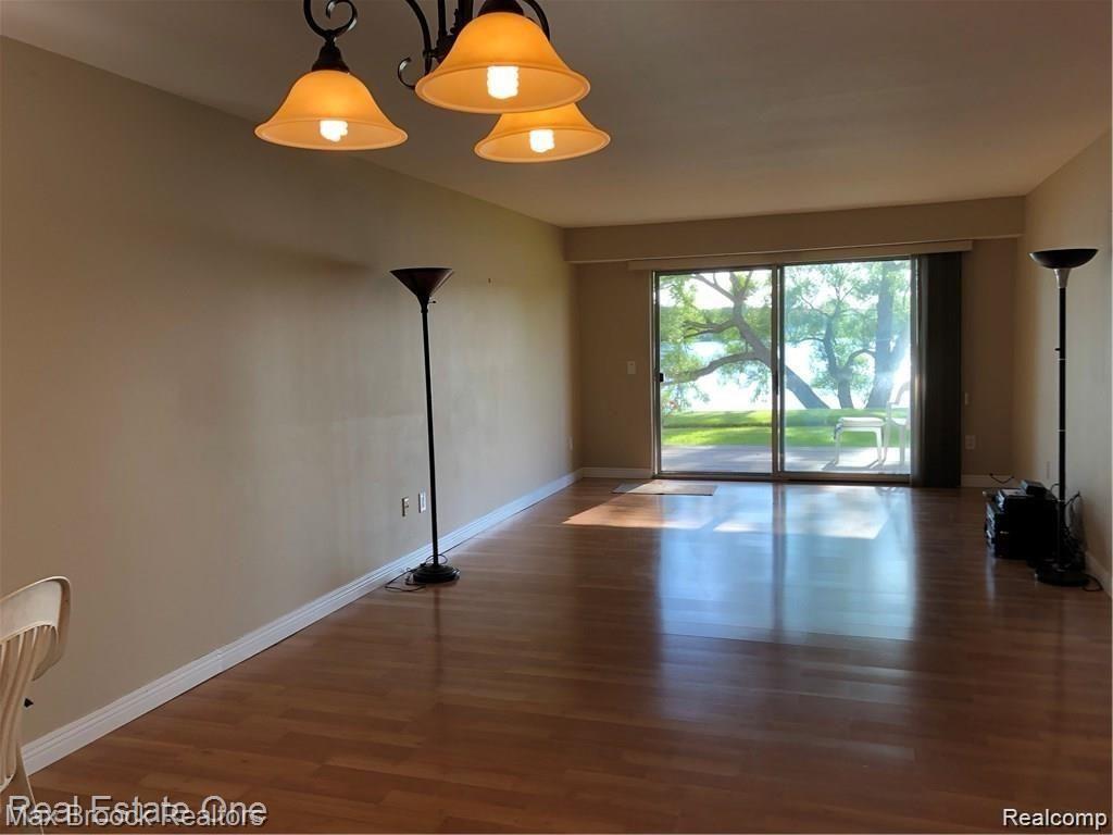 1958 Klingensmith Road, Unit 28A Bloomfield Hills, MI 48302 - Photo 4 of 16