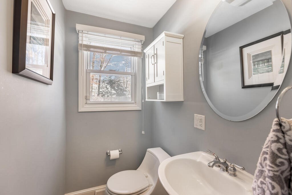 23 Hanford Road Stoneham, MA 02180 - Photo 15 of 35