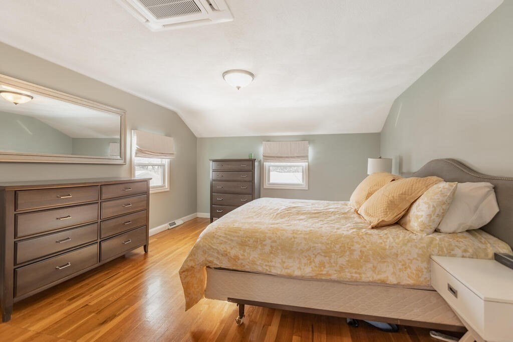 23 Hanford Road Stoneham, MA 02180 - Photo 16 of 35