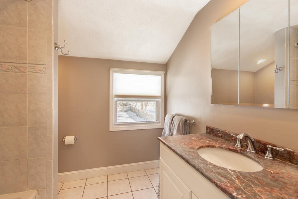 23 Hanford Road Stoneham, MA 02180 - Photo 18 of 35