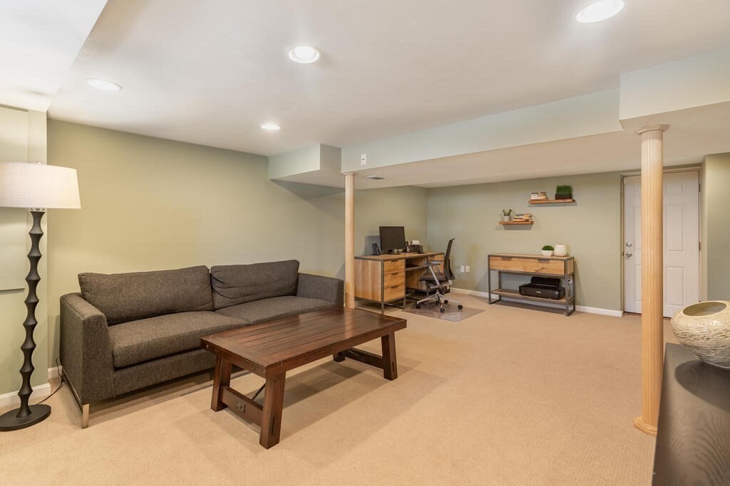 23 Hanford Road Stoneham, MA 02180 - Photo 24 of 35