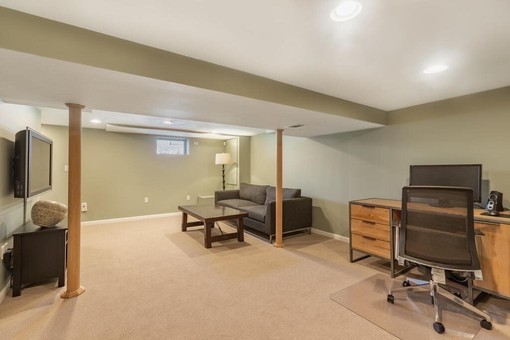 23 Hanford Road Stoneham, MA 02180 - Photo 25 of 35