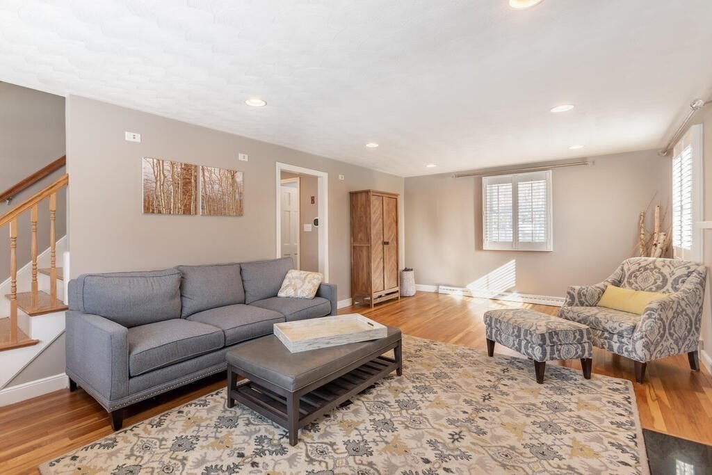 23 Hanford Road Stoneham, MA 02180 - Photo 5 of 35